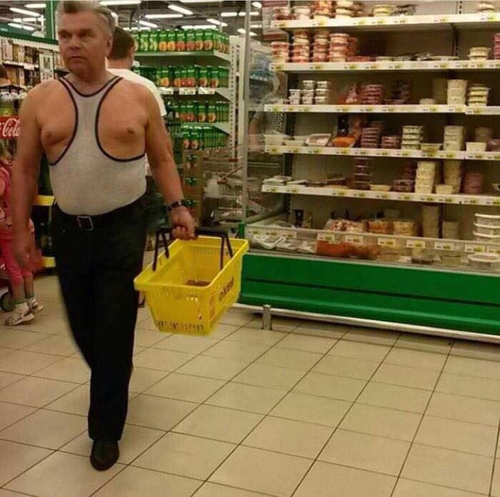 10 Couldn’t-Care-Less People Who Invented Their Own Shopping Styles 10 Couldn’t-Care-Less People Who Invented Their Own Shopping Styles