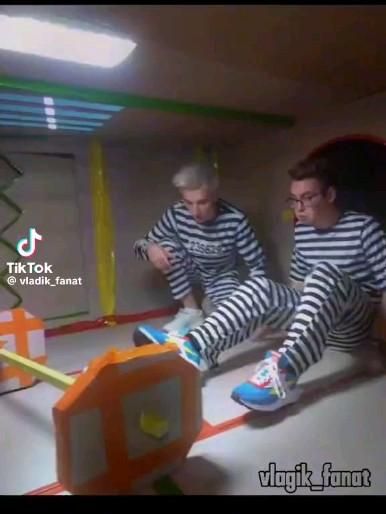 АХХАХАХАХАЗ СЕРЁГА АХХАХАХАХАЗ СЕРЁГА