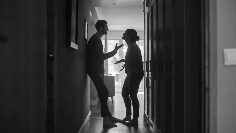 15 Emotionally Abusive Relationship Signs People Ignore Until It’s Too Late 15 Emotionally Abusive Relationship Signs People Ignore Until It’s Too Late