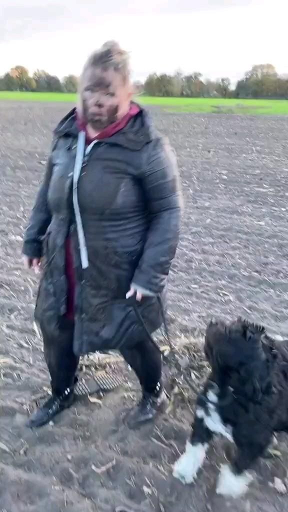 Погуляла с собачкой Погуляла с собачкой